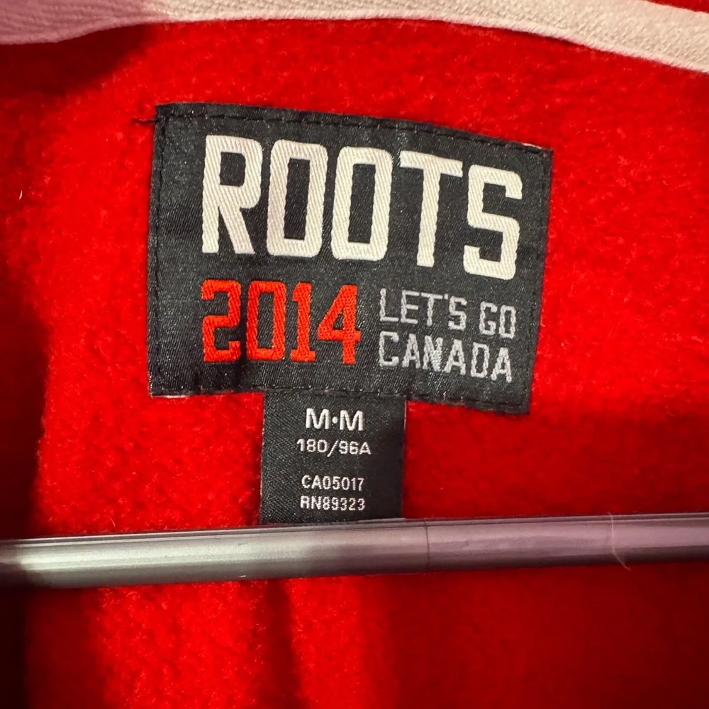 Roots Bold Red 2014 Canada Sweater - Picture 4 of 4